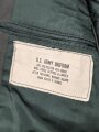 U.S. Army, Uniformjacke datiert 1971. Die Effekten scheinbar original vernäht, dazu eine passende Hose.