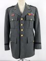 U.S. Army, Uniformjacke datiert 1971. Die Effekten scheinbar original vernäht, dazu eine passende Hose.