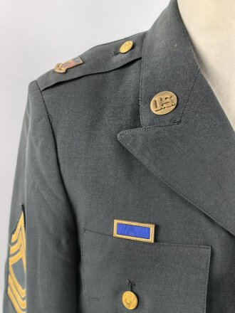 U.S. Army, Uniformjacke vermutlich aus dem 1980iger Jahren. Die Effekten scheinbar original vernäht