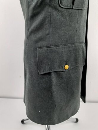 U.S. Army, Uniformjacke datiert 1976. Die Effekten scheinbar original vernäht, dazu eine passende Hose.