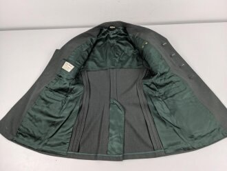 U.S. Army, Uniformjacke datiert 1976. Die Effekten scheinbar original vernäht, dazu eine passende Hose.