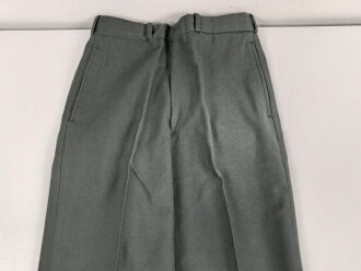 U.S. Army, Uniformjacke datiert 1976. Die Effekten scheinbar original vernäht, dazu eine passende Hose.