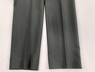 U.S. Army, Uniformjacke datiert 1976. Die Effekten scheinbar original vernäht, dazu eine passende Hose.