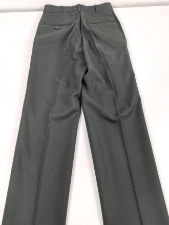 U.S. Army, Uniformjacke datiert 1976. Die Effekten scheinbar original vernäht, dazu eine passende Hose.