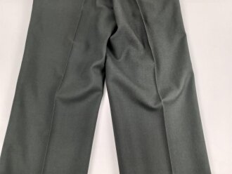 U.S. Army, Uniformjacke datiert 1976. Die Effekten scheinbar original vernäht, dazu eine passende Hose.
