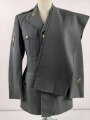 U.S. Army, Uniformjacke datiert 1976. Die Effekten scheinbar original vernäht, dazu eine passende Hose.