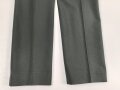 U.S. Army, Uniformjacke datiert 1976. Die Effekten scheinbar original vernäht, dazu eine passende Hose.