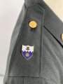 U.S. Army, Uniformjacke datiert 1976. Die Effekten scheinbar original vernäht, dazu eine passende Hose.