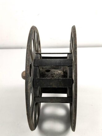 Handkabelrolle Wehrmacht. Originallack, ungereinigt, Durchmesser etwa 25cm, datiert 1939.