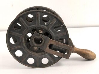 Handkabelrolle Wehrmacht. Originallack, ungereinigt, Durchmesser etwa 25cm, datiert 1939.