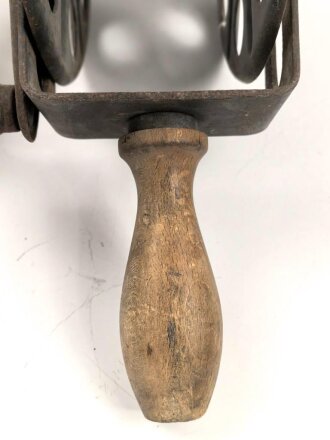 Handkabelrolle Wehrmacht. Originallack, ungereinigt, Durchmesser etwa 25cm, datiert 1939.