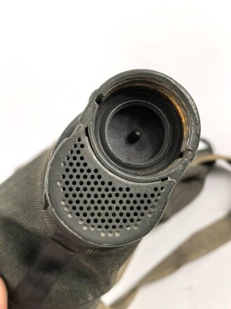 Gasmaske Wehrmacht datiert 1943. Guter Zustand, Maskenkörper weich