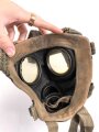 Gasmaske Wehrmacht datiert 1943. Guter Zustand, Maskenkörper weich