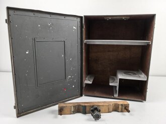 Transportkasten zum Fu.30 ( Funkpeiler) Richtgerät . Originallack, mit nummerngleichem  Gehäusedeckel. die Inneneinteilung ergänzt ?