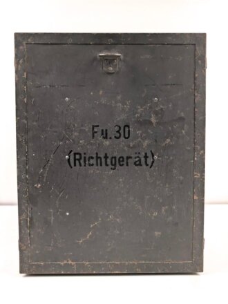 Transportkasten zum Fu.30 ( Funkpeiler) Richtgerät . Originallack, mit nummerngleichem  Gehäusedeckel. die Inneneinteilung ergänzt ?