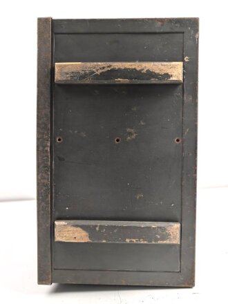 Transportkasten zum Fu.30 ( Funkpeiler) Richtgerät . Originallack, mit nummerngleichem  Gehäusedeckel. die Inneneinteilung ergänzt ?