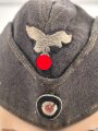 Luftwaffe, Schiffchen für Mannschaften. Stark getragenes Stück, der Adler original, aber neuzeitlich ergänzt. Kopfgrösse gemessen 58