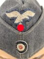 Luftwaffe, Schiffchen für Mannschaften. Stark getragenes Stück, der Adler original, aber neuzeitlich ergänzt. Kopfgrösse gemessen 58