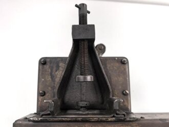Gurtfüller für Maschinengewehr 50 Schuss Gurt Wehrmacht. Hersteller cnx. Meiner Meinung nach ein guter Wasserfund. beweglich