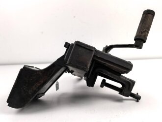 Gurtfüller für Maschinengewehr 50 Schuss Gurt Wehrmacht. Hersteller cnx. Meiner Meinung nach ein guter Wasserfund. beweglich