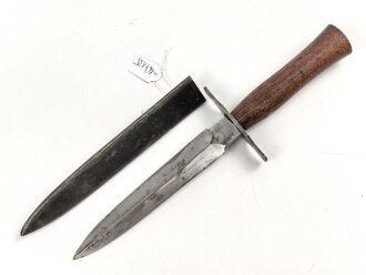 Frankreich 2.Weltkrieg Kampfmesser, Hersteller " S.G.C.C" Unter deutscher Besatzung Hergestellt und so an Deutsche Soldaten unter anderem in Norwegen ausgegeben. Guter Gesamtzustand