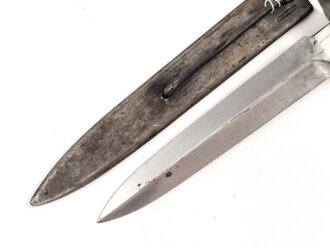 Frankreich 2.Weltkrieg Kampfmesser, Hersteller " GONON 41" Unter deutscher Besatzung Hergestellt und so an Deutsche Soldaten unter anderem in Norwegen ausgegeben. Guter Gesamtzustand