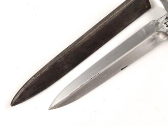Frankreich 2.Weltkrieg Kampfmesser, Hersteller " GONON 41" Unter deutscher Besatzung Hergestellt und so an Deutsche Soldaten unter anderem in Norwegen ausgegeben. Guter Gesamtzustand