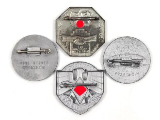 Vier Stück Leichtmetall /Blechabzeichen  2. Weltkrieg