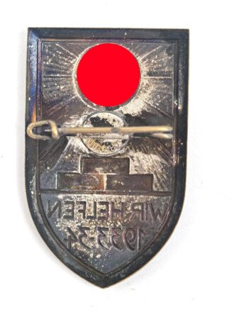 Buntmetallabzeichen " Wir helfen 1933-34"