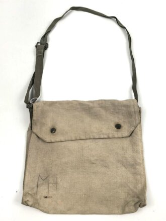 Tasche mit Trageriemen aus Wehrmachtsmaterial. Maße...