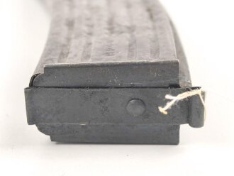 Magazin MP44 Wehrmacht, Hersteller gqm, eine "Lippe" abgeschnitten, somit hält keine Patrone mehr und die Eigenschaften als Magazin sind nicht mehr gegeben .  Frei Verkäuflich ab 18. Jahren