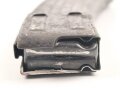 Magazin MP44 Wehrmacht, Hersteller gqm, eine "Lippe" abgeschnitten, somit hält keine Patrone mehr und die Eigenschaften als Magazin sind nicht mehr gegeben .  Frei Verkäuflich ab 18. Jahren