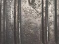 Magazin MP44 Wehrmacht, Hersteller gqm, eine "Lippe" abgeschnitten, somit hält keine Patrone mehr und die Eigenschaften als Magazin sind nicht mehr gegeben .  Frei Verkäuflich ab 18. Jahren