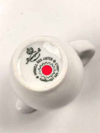 Kantinenporzellan Milchkännchen mit dem Logo der Firma Bünte & Remmler (BUR), Höhe 6cm, Hersteller Königszelt, gebraucht