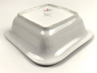 Luftwaffe, Kantinenporzellan große, eckige Schale, Kantenlänge 26cm, Hersteller Plankenhammer Hess Bavaria 1938. Gebraucht