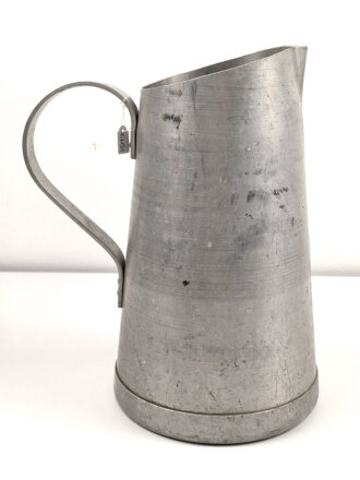 Luftwaffe, Unterkunft Wasserkanne aus Leichtmetall . Guter Zustand, datiert 1940