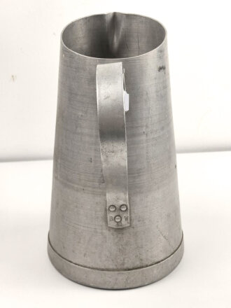 Luftwaffe, Unterkunft Wasserkanne aus Leichtmetall . Guter Zustand, datiert 1940