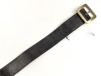 Eindornkoppel schwarzes Leder, Höhe 50mm, Gesamtlänge etwa 122cm, schweres Messingschloss
