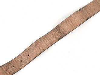 Eindornkoppel schwarzes Leder, Höhe 50mm, Gesamtlänge etwa 122cm, schweres Messingschloss