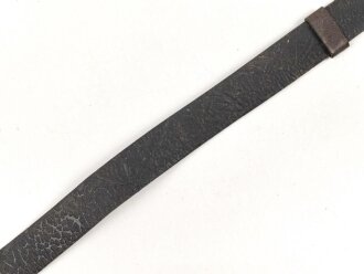 Eindornkoppel schwarzes Lackleder, Höhe 40mm, Gesamtlänge etwa 114cm, Messingschloss