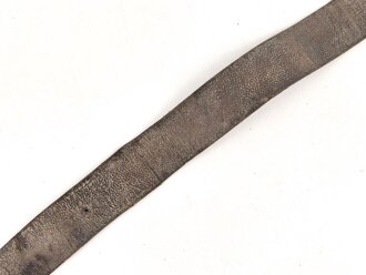 Eindornkoppel ungeschwarzes Leder, Höhe 40mm, Gesamtlänge etwa 94cm, Eisenschloss