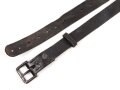 Eindornkoppel schwarzes Leder, Höhe 27mm, Gesamtlänge etwa 105cm, Eisenschliesse