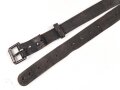 Eindornkoppel schwarzes Leder, Höhe 27mm, Gesamtlänge etwa 105cm, Eisenschliesse