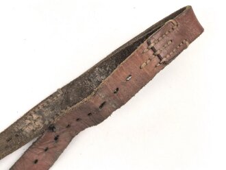 Lederriemen braun,  Breite knapp 2,5cm, Länge etwa 67cm