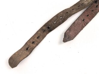 Lederriemen braun,  Breite knapp 2,5cm, Länge etwa 67cm