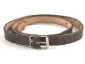 Lederriemen braun,  Eisenschliesse, Breite etwa 1,8cm, Länge etwa 98cm