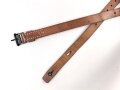 Lederriemen braun,  Eisenschliesse, Breite etwa 2cm, Länge etwa 119cm