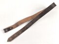 Lederriemen braun, Breite 3,2cm, Länge etwa 106cm, Alter und Herkunft unbekannt