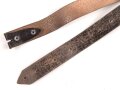 Lederriemen braun, Breite 3,2cm, Länge etwa 106cm, Alter und Herkunft unbekannt