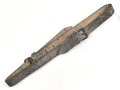 Zwei Riemen aus schwarzem Ersatzmaterial. Länge je etwa 55cm, Breite 2,5cm. Trocken